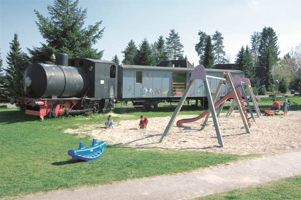 Ferienpark Schwarzwald, Ferienhaus für 4 Personen in Tennenbronn - Spielplatz der Ferienanlage